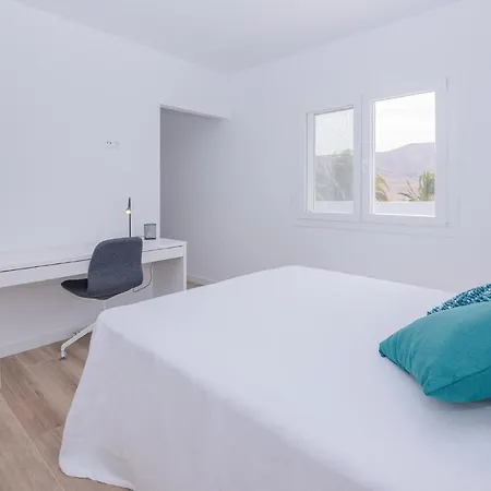Holiday Rustika Luxe 1- Rural, Pool, Bbq, Mountain View By Holidays *